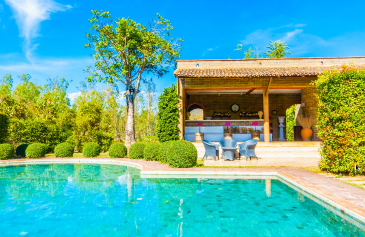 Location de maison de vacances avec piscine en Ardèche