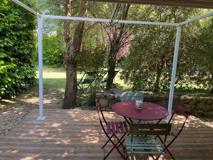 Jardin fleuri, Ardèche